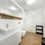 Apartmán Close To The Sea, With Pool And Sauna *