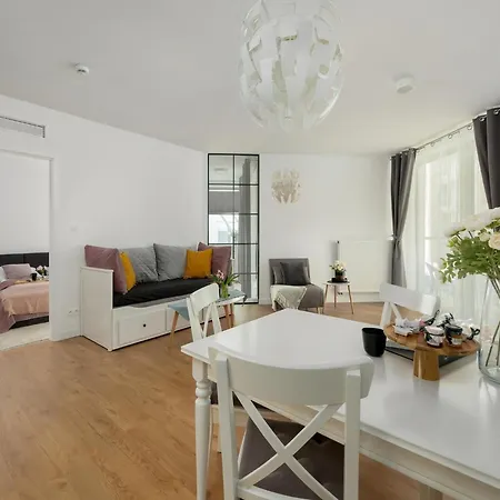 Close To The Sea, With Pool And Sauna شقة *