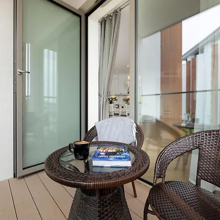 Close To The Sea, With Pool And Sauna * 포비에로보