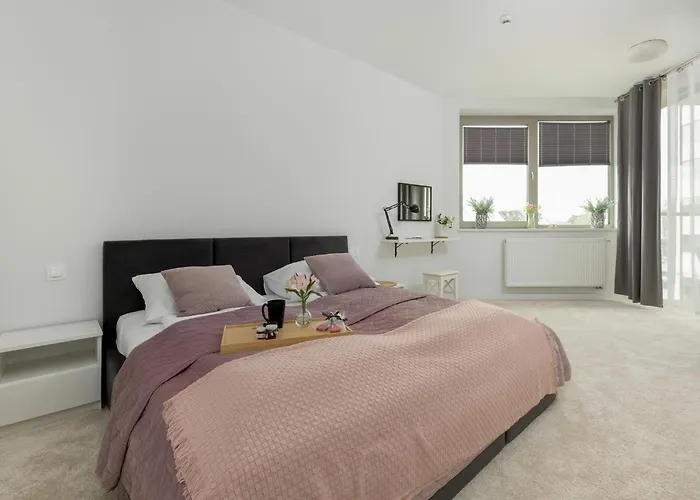 شقة Close To The Sea, With Pool And Sauna